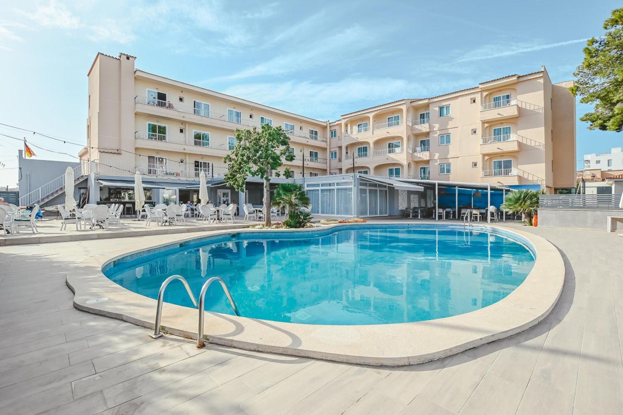 Hotel Lliteras Cala Ratjada  Exterior photo