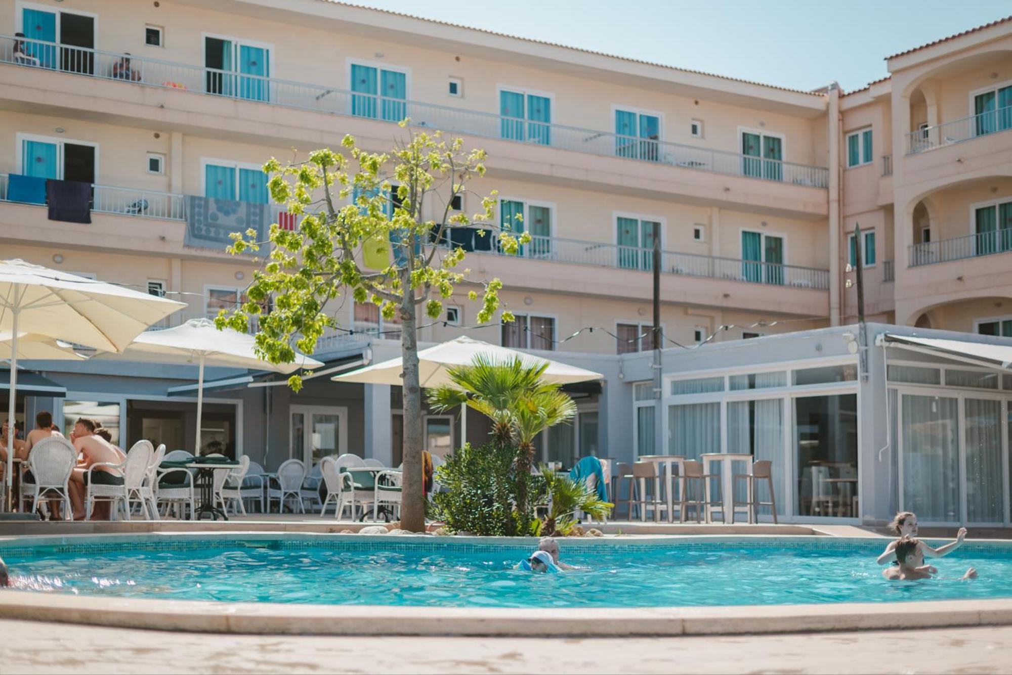 Hotel Lliteras Cala Ratjada  Exterior photo